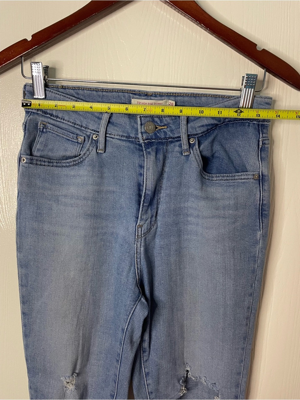 Levi’s 721 High Rise Skinny Distressed Jeans Size 28 - Picture 6 of 10